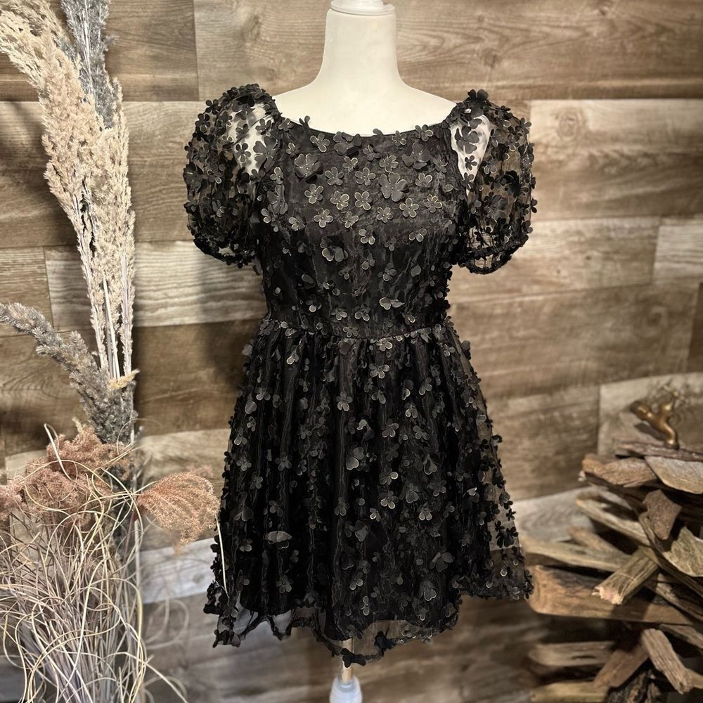 Forever 21 black cocktail for and flare dress with blouson sleeves gold edged pe